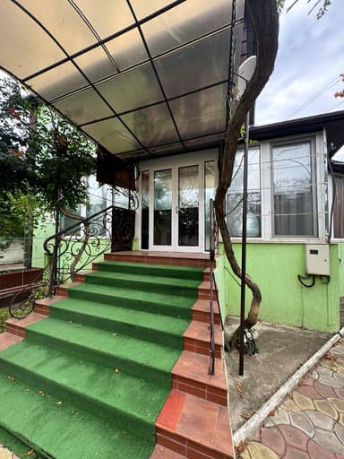 Дом по адресу ул. Южная (площадь 180 м²) - imageAlt 200 Дом по адресу ул. Южная (площадь 180 м²) - Atlanta.ua - imageAlt 200