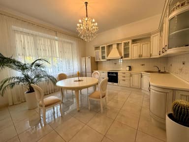 Дом по адресу ул. Торговая (площадь 250 м²) - imageAlt 10 Дом по адресу ул. Торговая (площадь 250 м²) - Atlanta.ua - imageAlt 10